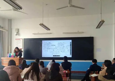 陕西渭南师范学院互动黑板应用案例