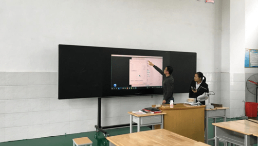电子黑板提升区域教育水平